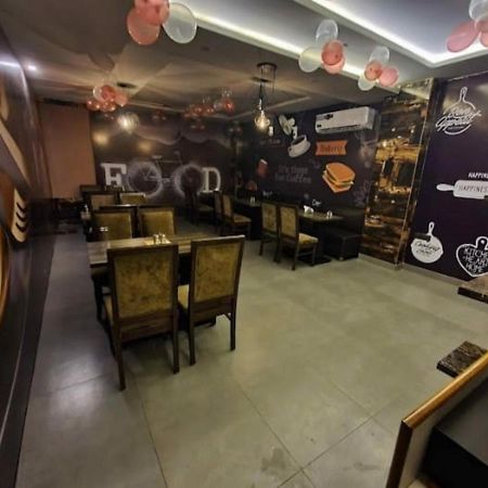 Hotel The Midnight By Wb Inn Agra  Εξωτερικό φωτογραφία