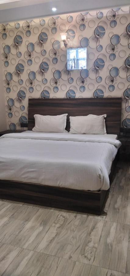 Hotel The Midnight By Wb Inn Agra  Εξωτερικό φωτογραφία